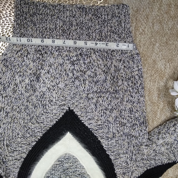 Stunning black and white Nannell sweater S - Picture 5 of 8